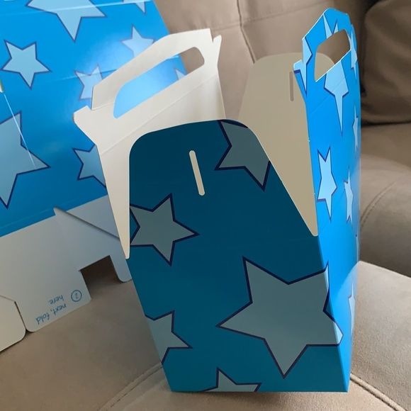 7 pieces of blue star themed favor boxes. Never used! - Picture 5 of 5